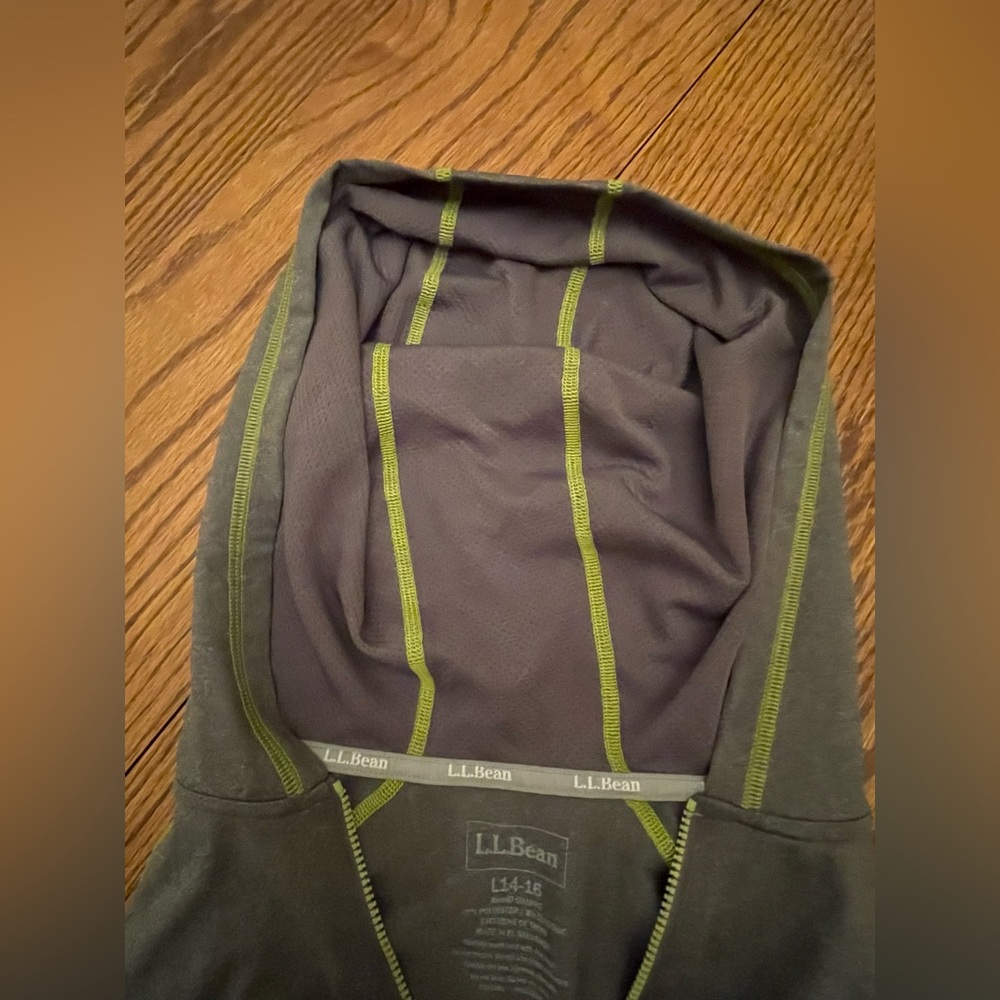 LL Bean 3/4 zip dry wicking hoodie shirt. Boys size 14/16 - Picture 7 of 7
